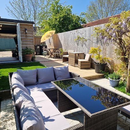 The Hideaway - Luxury Townhouse Villa Wareham Bagian luar foto
